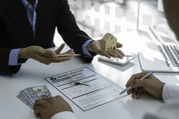 Prêt immobilier sarl de famille : avantages et conditions